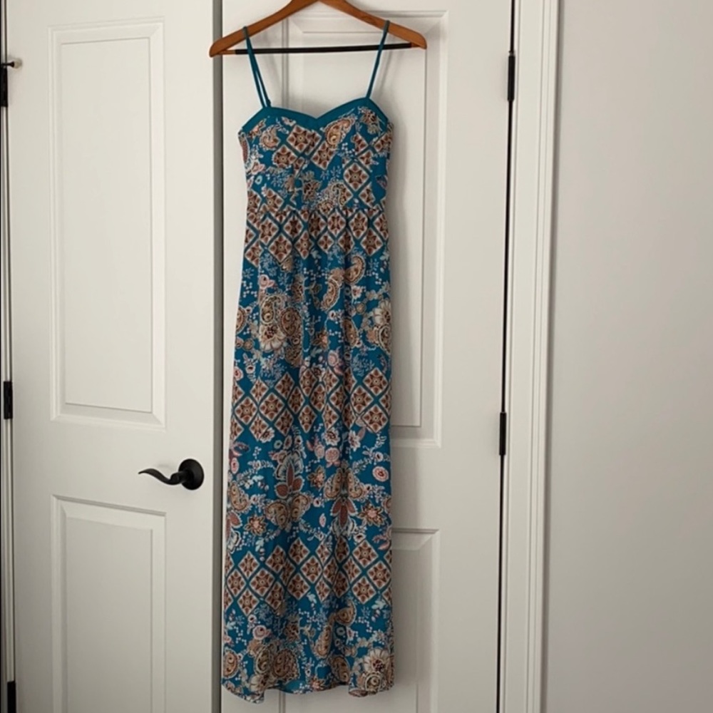 Women’s dress